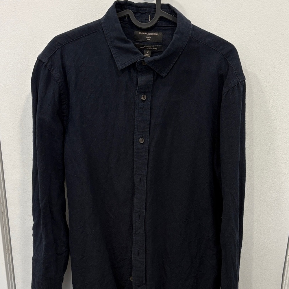 Banana Republic Men's Navy Long-Sleeve Button-Down Shirt